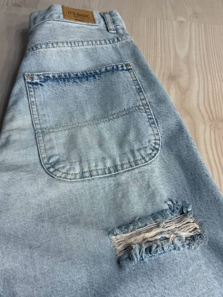 Джинсы женские Its Basic 2952-1-12 skater jeans широкие рваные голубые 2952-1-12 фото