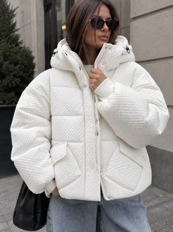 Куртка женская Lady Yep 8011 вафельная оверсайз с капюшоном и накладными карманами белая 8011 фото
