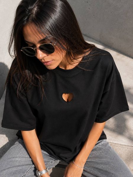 Футболка жіноча A-NIUSHOW 25037 oversize з вирізом серце one size 25037 фото