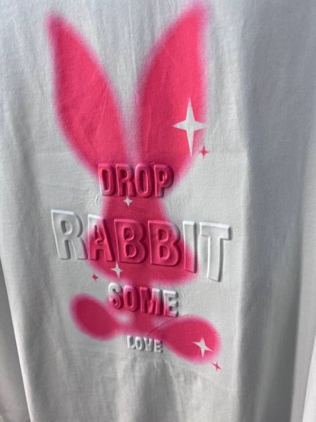 Футболка жіноча YIGOU 17 напис малюнок кролик RABBIT оверсайз подовжена one size 17 фото