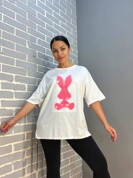 Футболка жіноча YIGOU 17 напис малюнок кролик RABBIT оверсайз подовжена one size 17 фото